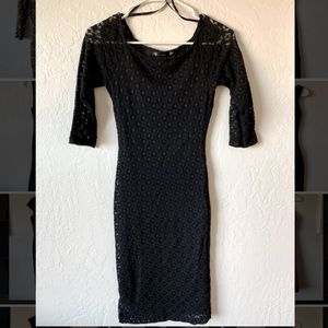 Black quarter sleeve dress